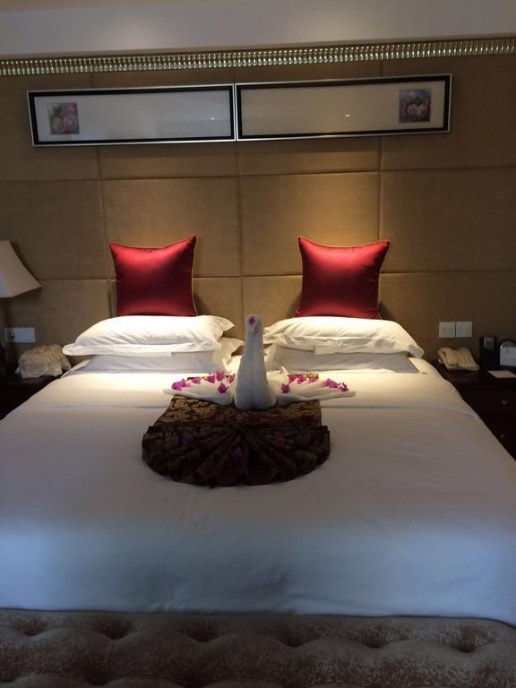 Yunheng Hotel Neijiang Екстериор снимка