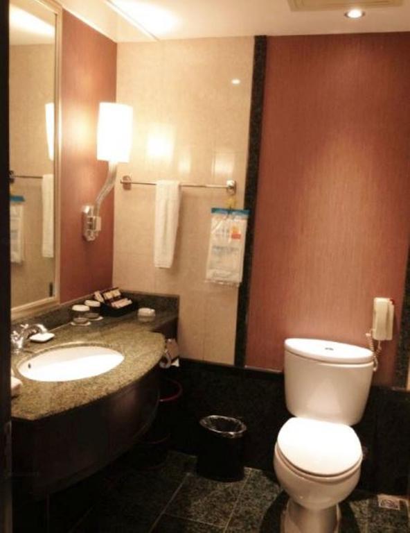 Yunheng Hotel Neijiang Екстериор снимка