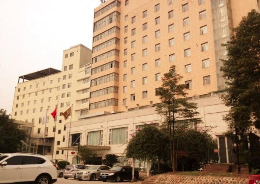 Yunheng Hotel Neijiang Екстериор снимка