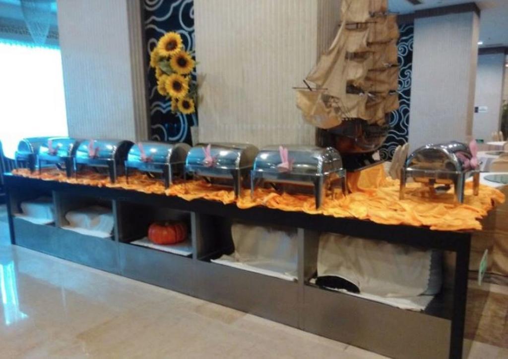 Yunheng Hotel Neijiang Екстериор снимка
